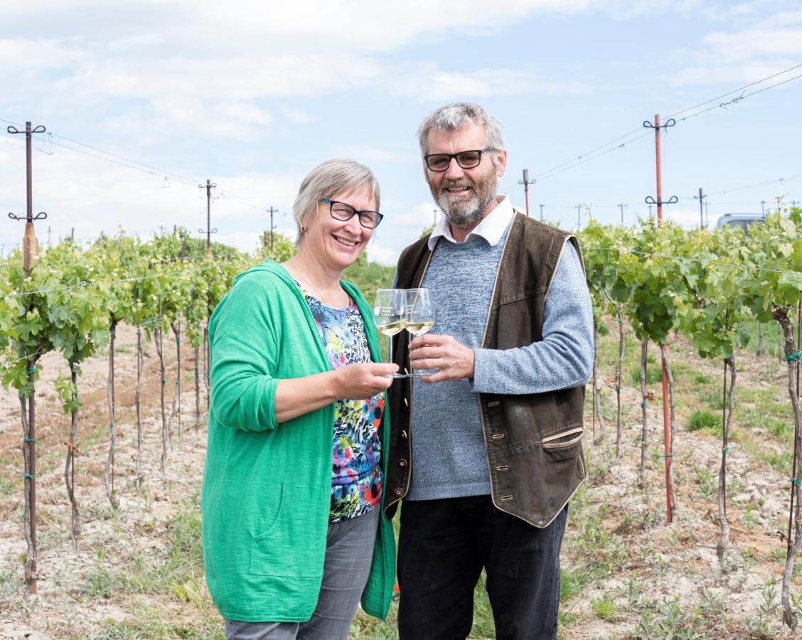 Hotel Weingut Zur Schlafmuetze Herrnbaumgarten Exteriér fotografie