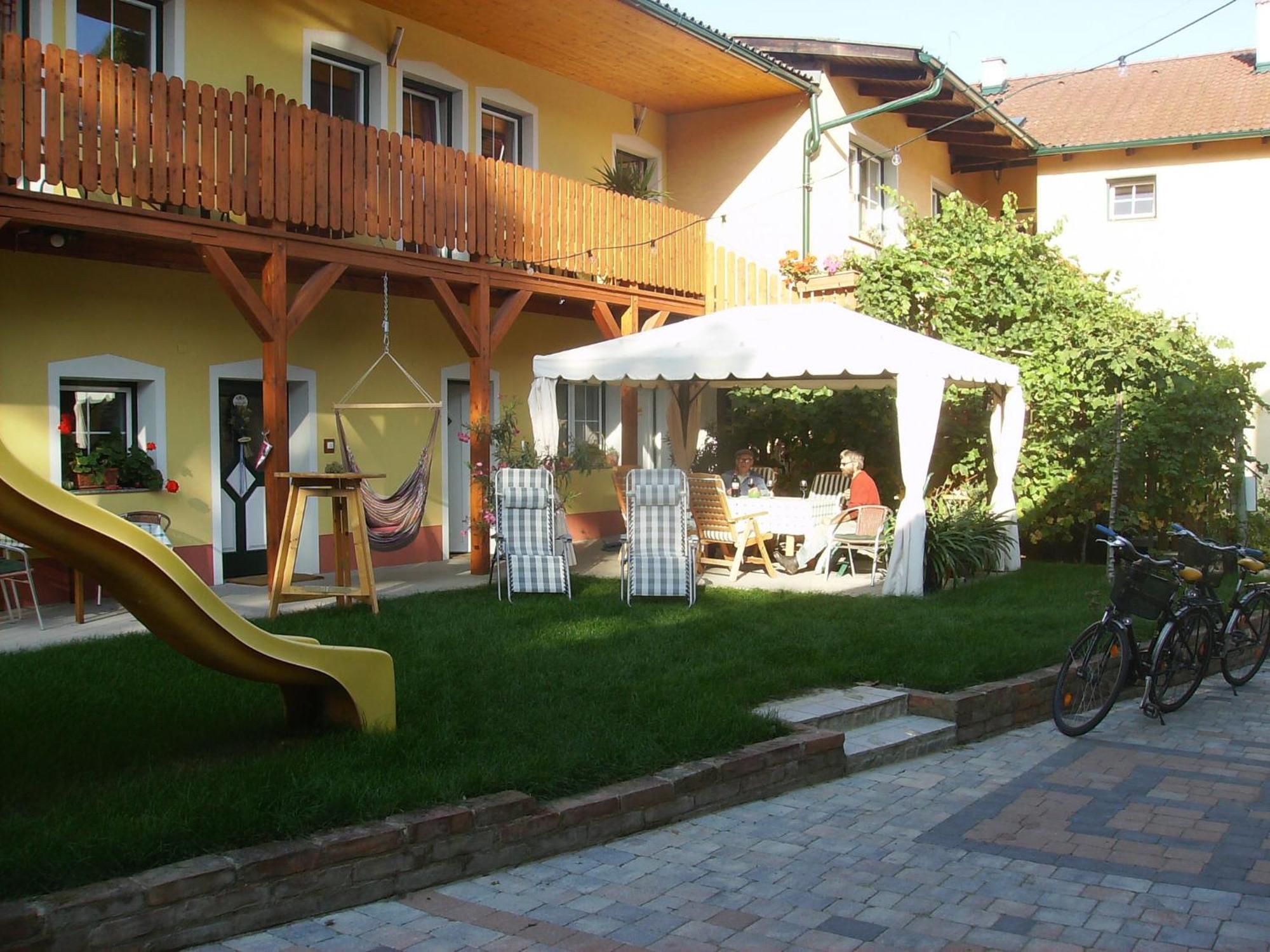 Hotel Weingut Zur Schlafmuetze Herrnbaumgarten Exteriér fotografie